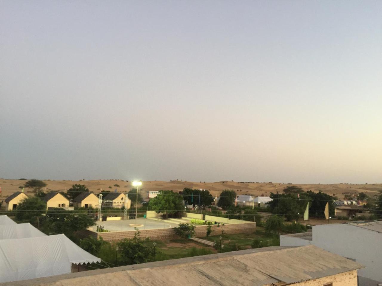 Kf Resort Pvt Ltd Sām Extérieur photo